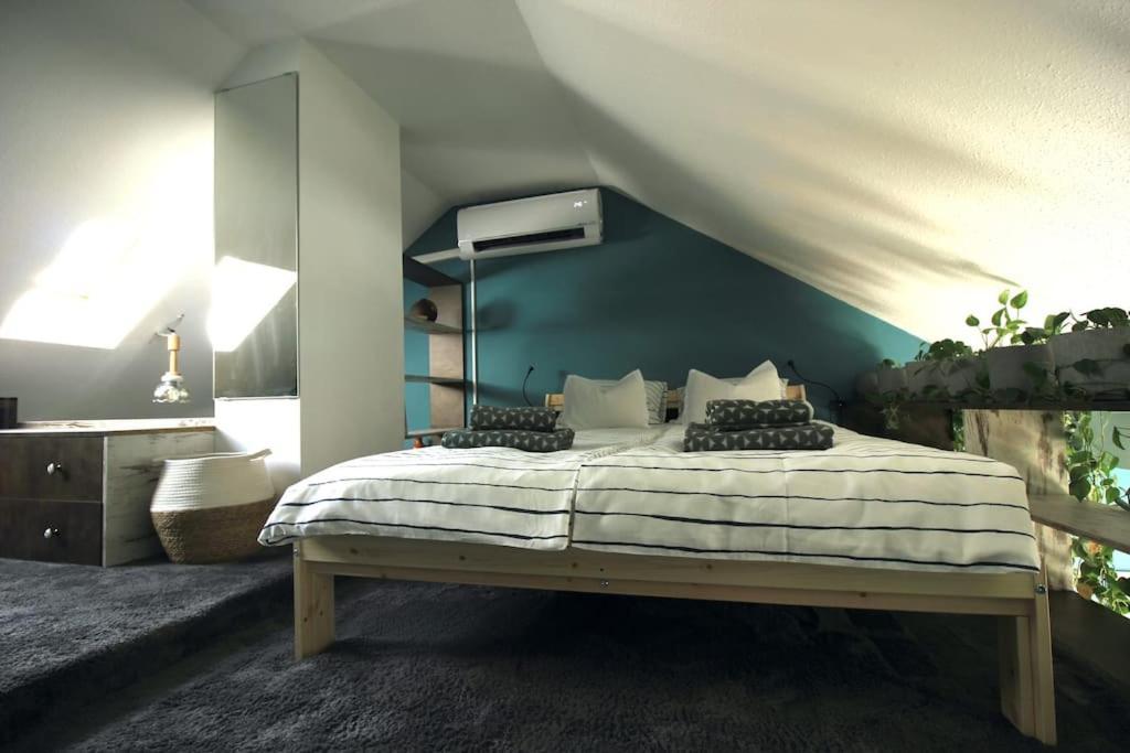 Apartment Cozy On The Buda Side Of Margit Bridge Budapest